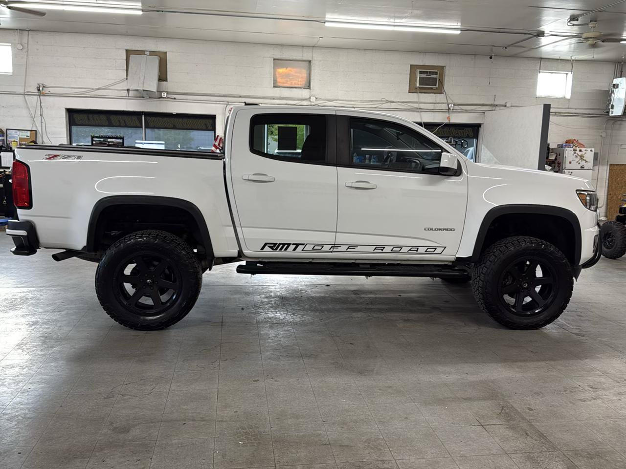 Used 2017 Chevrolet Colorado Z71 AWD/4WD image 77