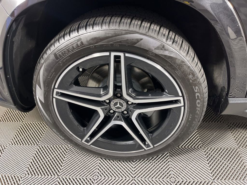 Used 2022 Mercedes-Benz GLS 450 4MATIC image 16