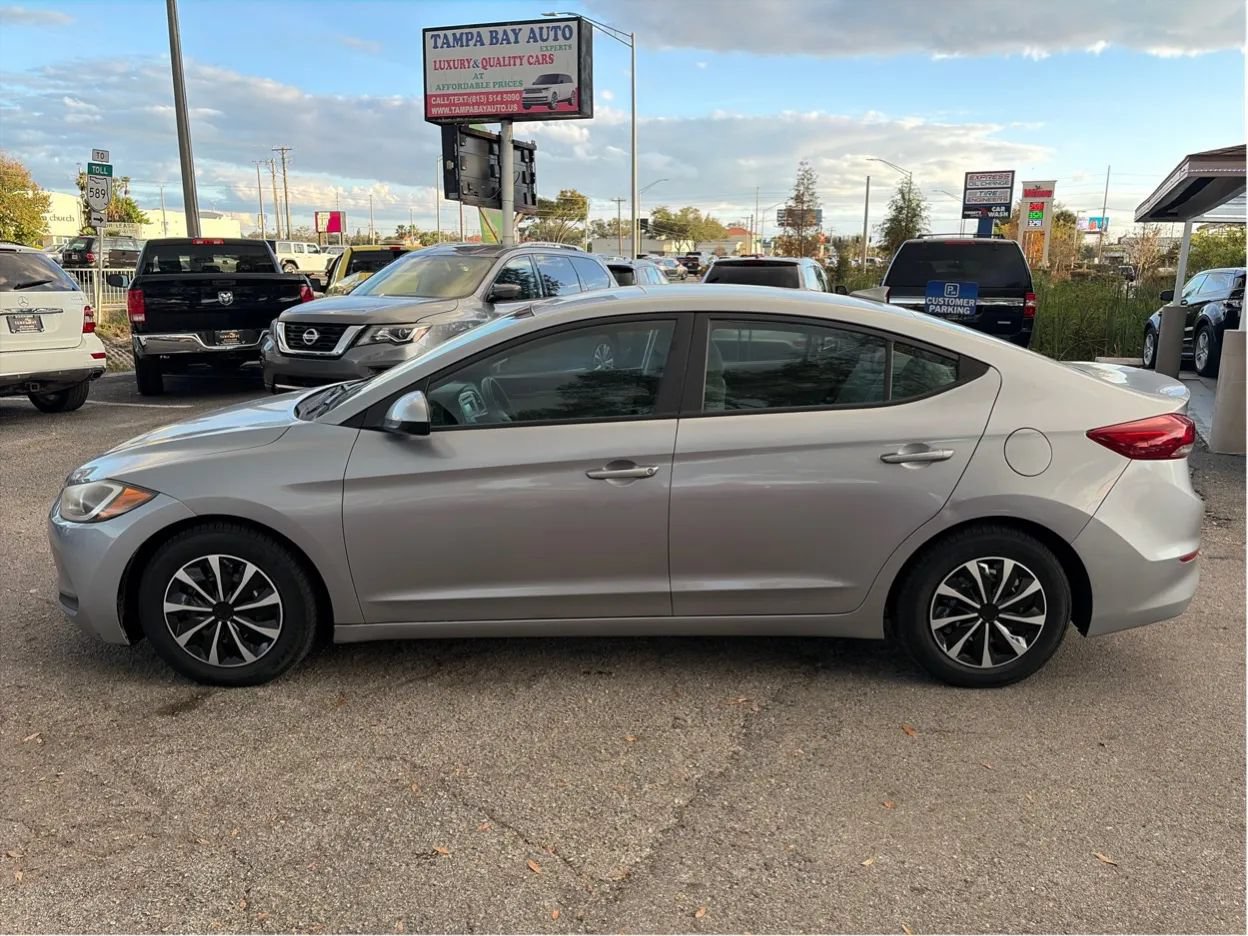 Used 2017 Hyundai Elantra SE FWD image 8