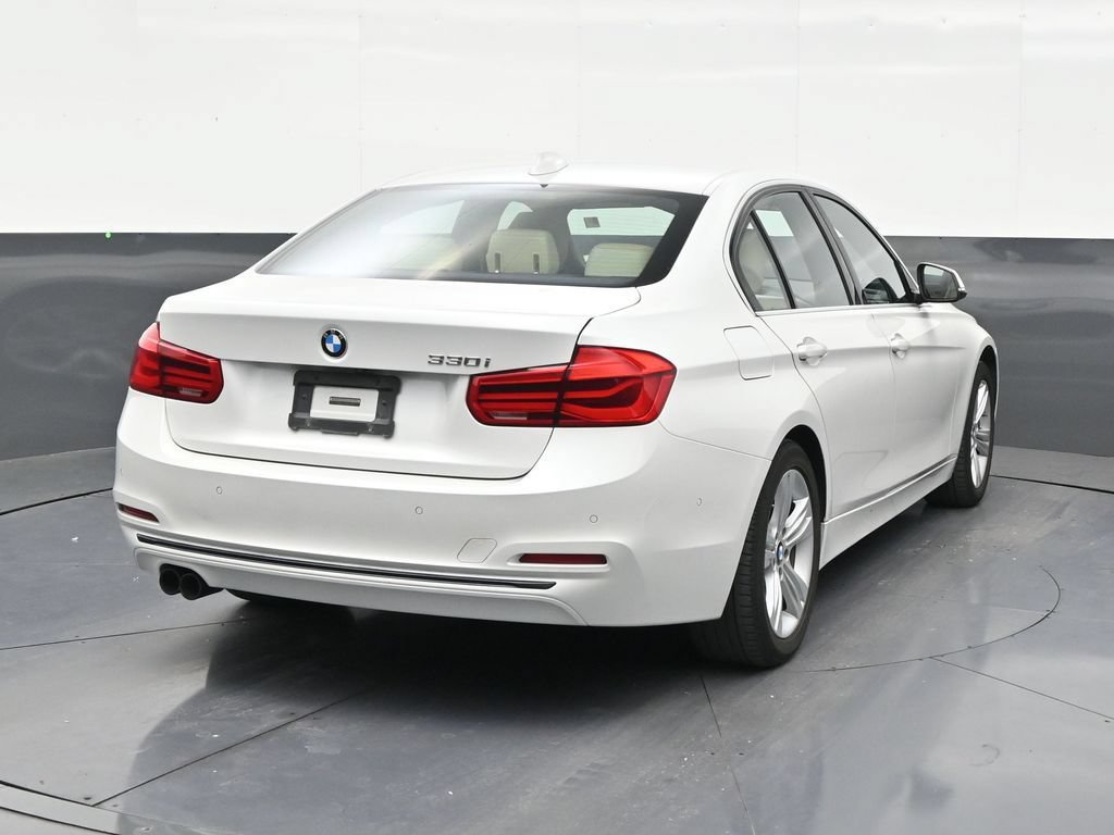 Used 2018 BMW 330i Sedan RWD image 2