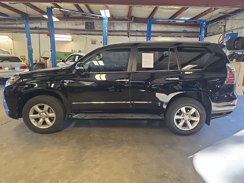 Used 2019 Lexus GX 460 w/ Navigation Package AWD/4WD image 2