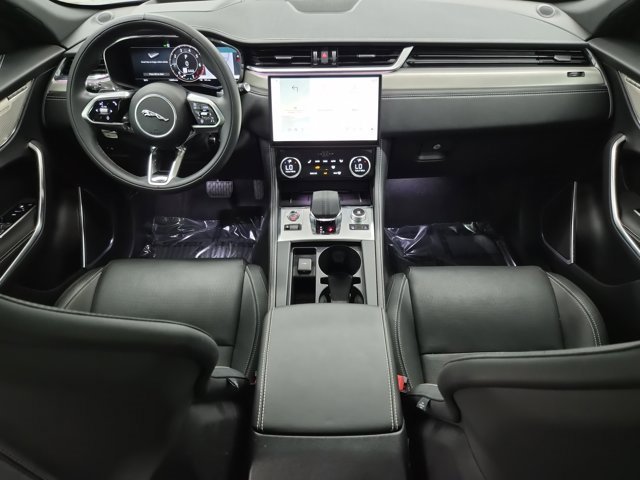 Used 2024 Jaguar F-PACE R-Dynamic S image 11