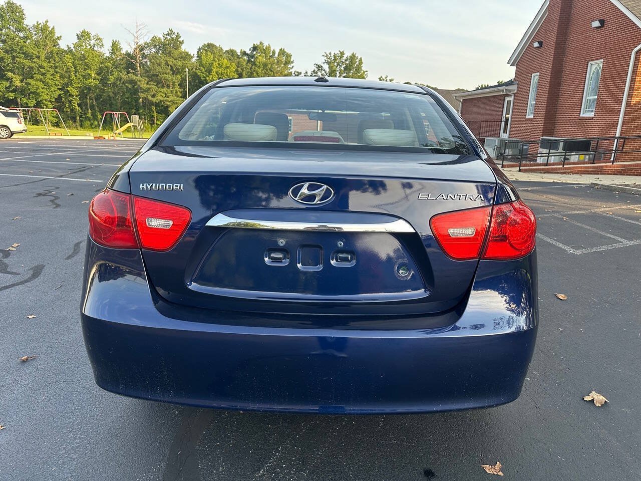 Used 2010 Hyundai Elantra GLS FWD image 7