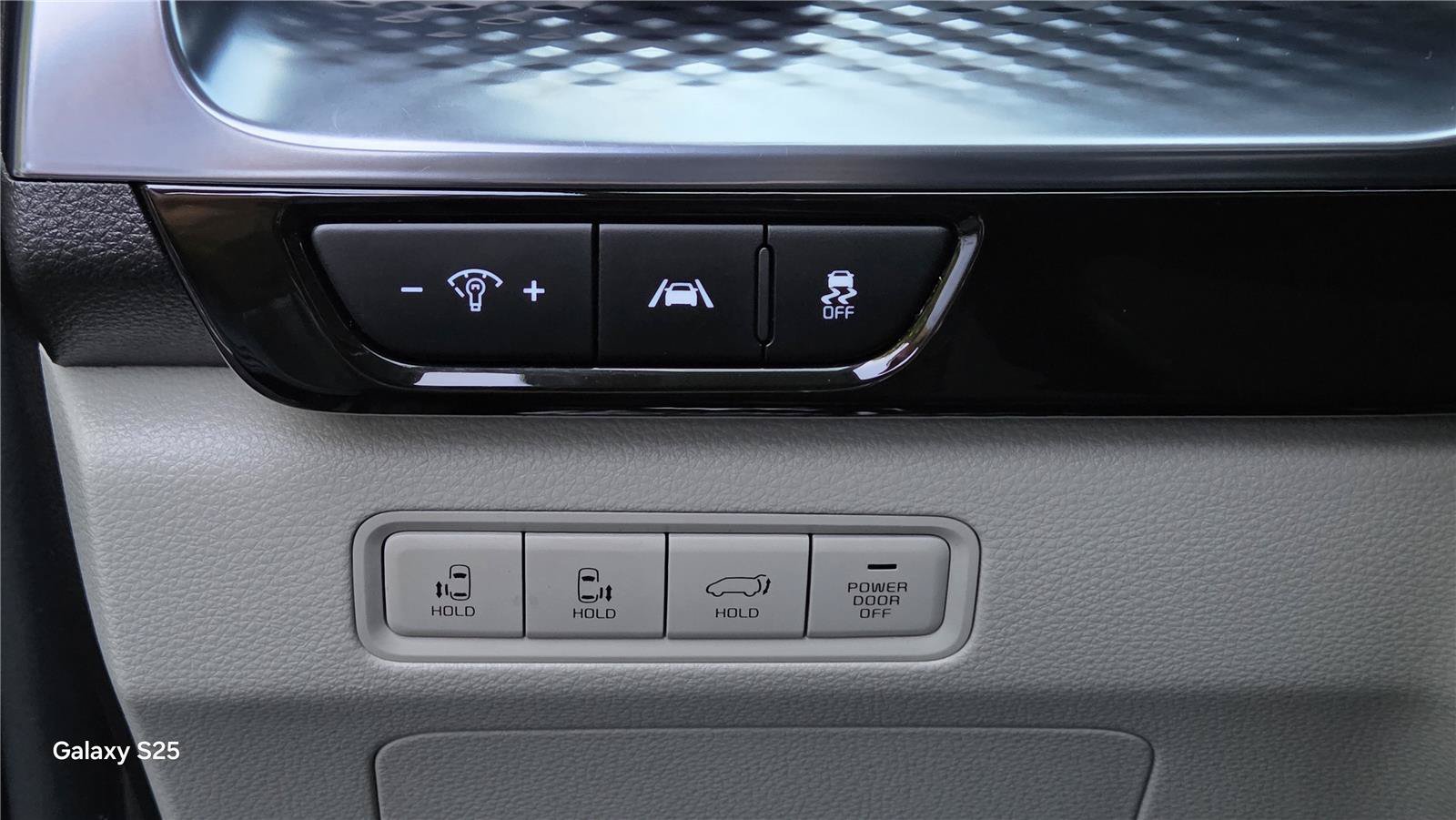 Certified 2024 Kia Carnival SX Prestige FWD image 17