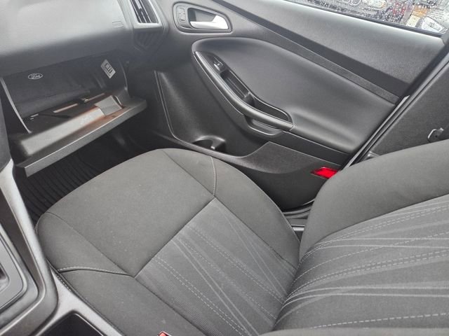 Used 2018 Ford Focus SE w/ Cold Weather Package image 20