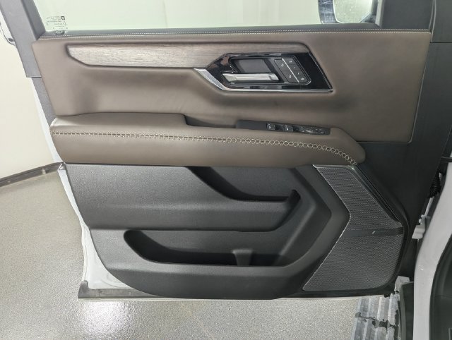 Used 2026 GMC Yukon XL Denali Ultimate AWD/4WD image 9