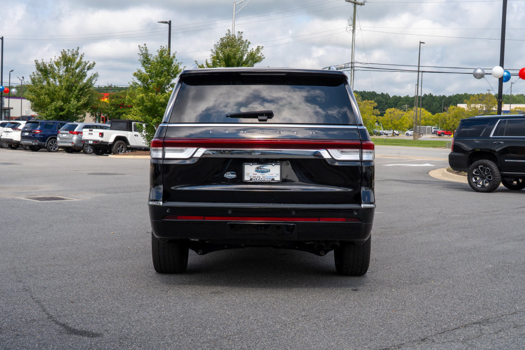 Used 2024 Lincoln Navigator Reserve AWD/4WD image 6