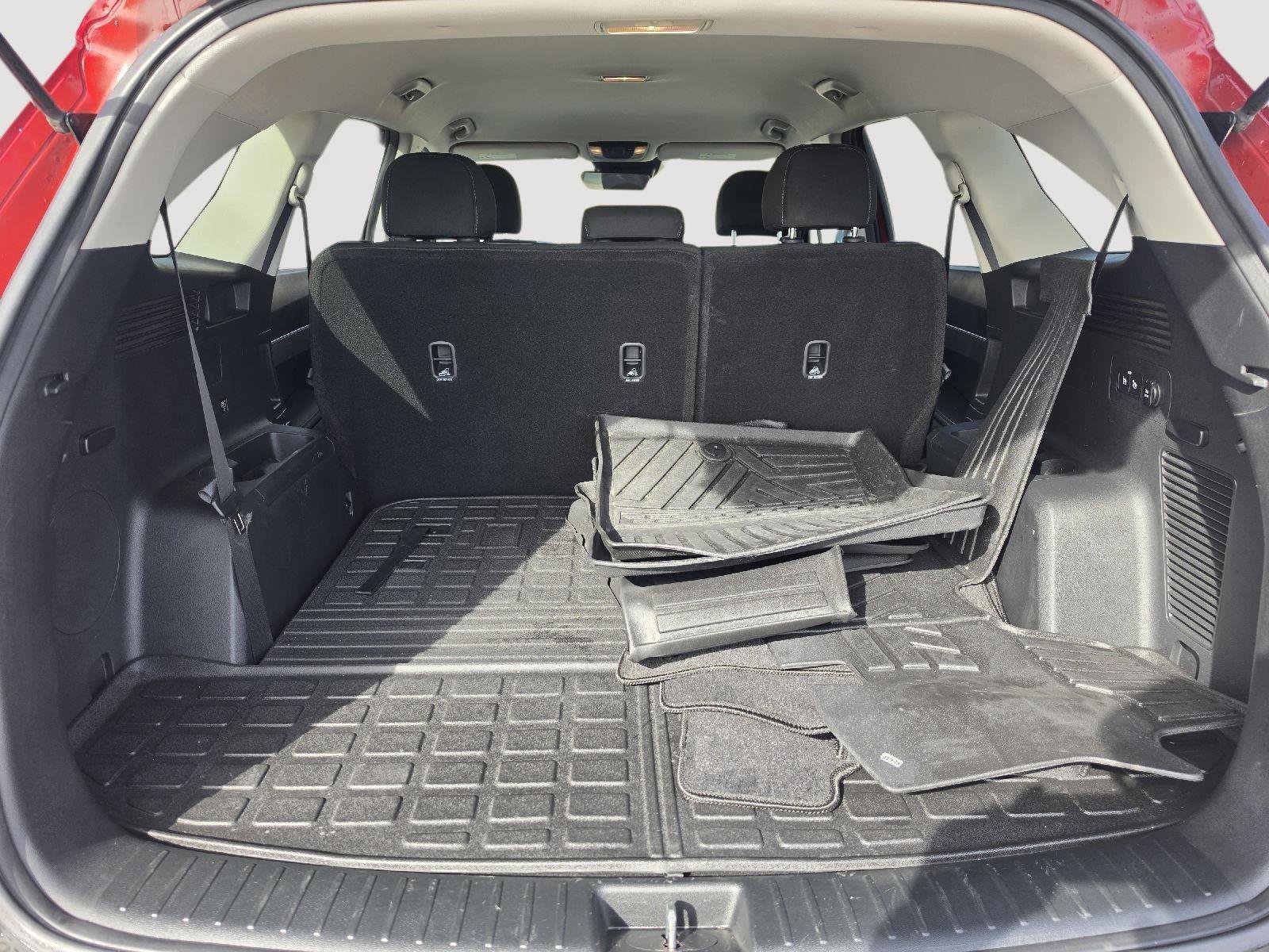 Used 2022 Kia Sorento LX image 7