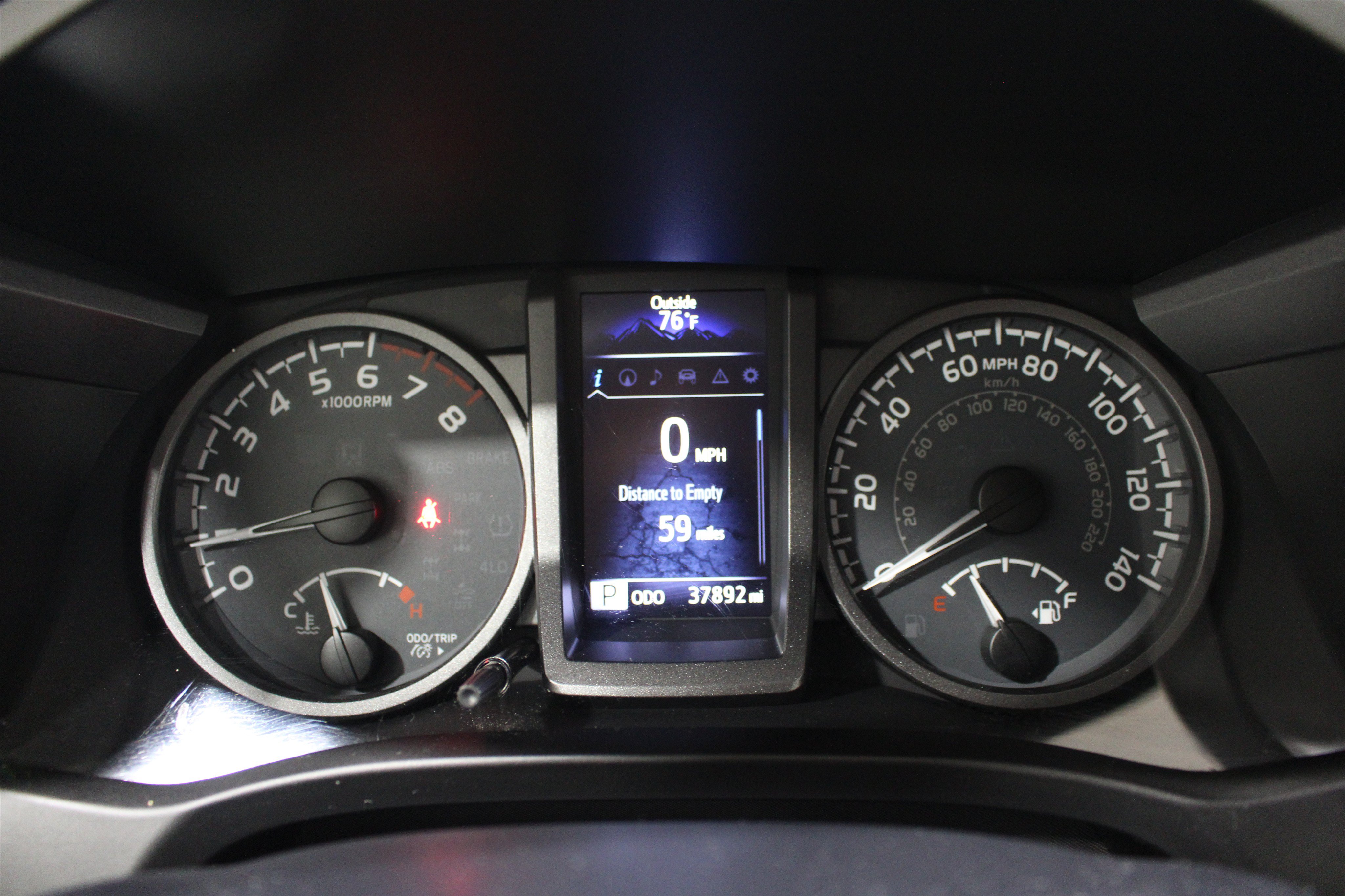 Used 2018 Toyota Tacoma TRD Off-Road w/ Technology Package AWD/4WD image 13