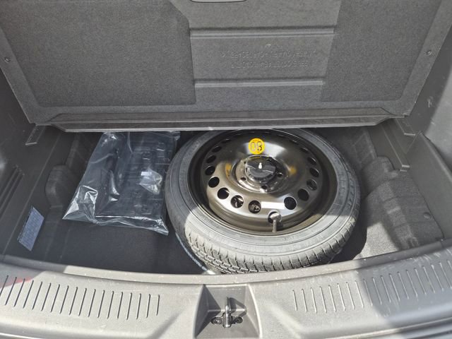 Used 2023 Buick Encore GX Preferred w/ Cold Weather Comfort Package FWD image 12