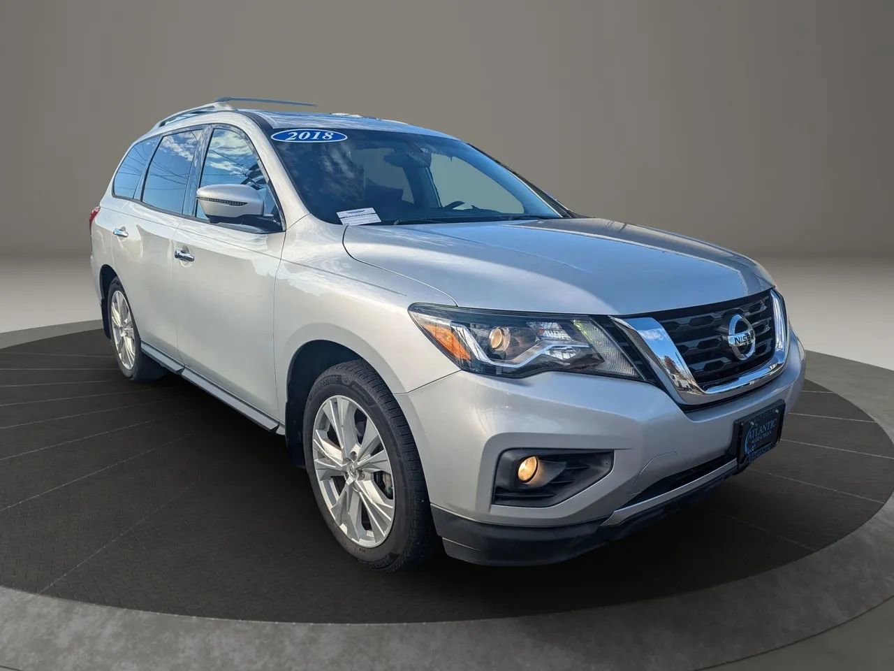 Used 2018 Nissan Pathfinder SL w/ SL Premium Package image 3