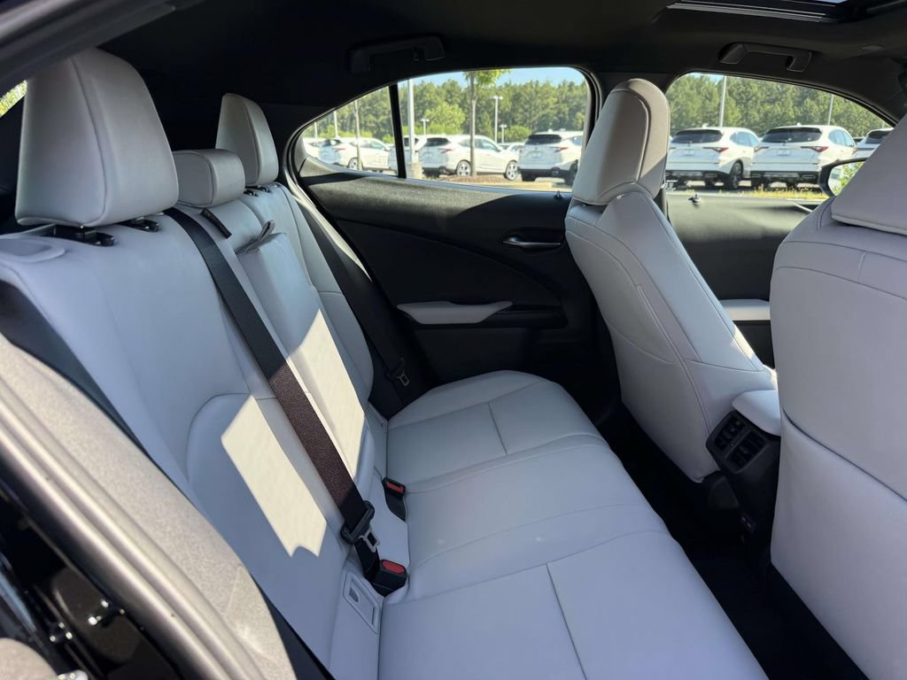 Used 2025 Lexus UX 300h AWD w/ Accessory Package (Z1) image 18