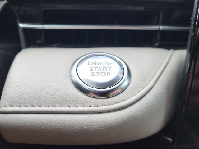 Used 2024 Lincoln Nautilus Reserve image 19