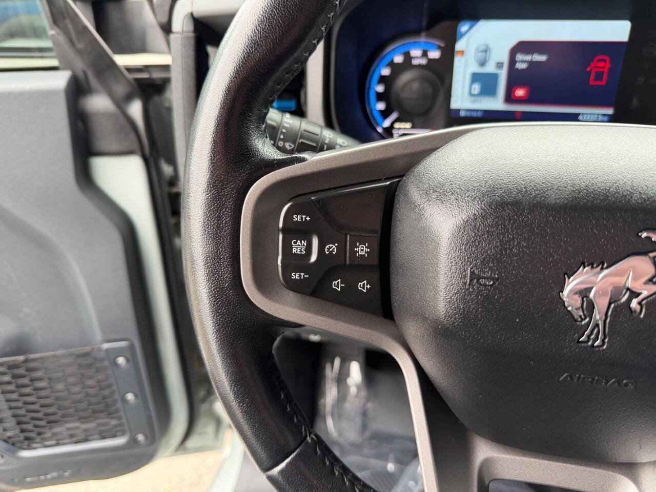 Used 2023 Ford Bronco Black Diamond w/ Sasquatch Package AWD/4WD image 39