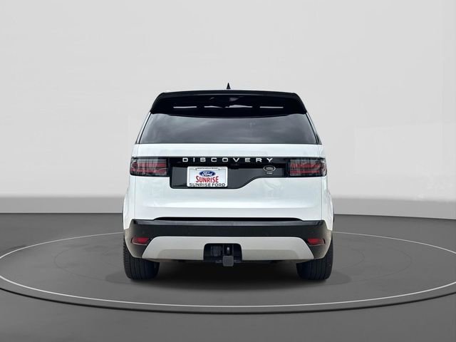 Used 2023 Land Rover Discovery Metropolitan Edition image 4
