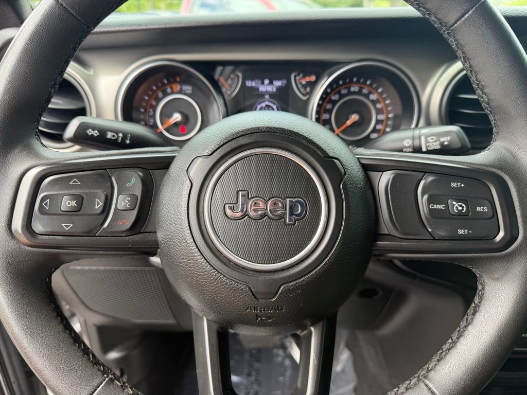 Used 2023 Jeep Gladiator Sport AWD/4WD image 24