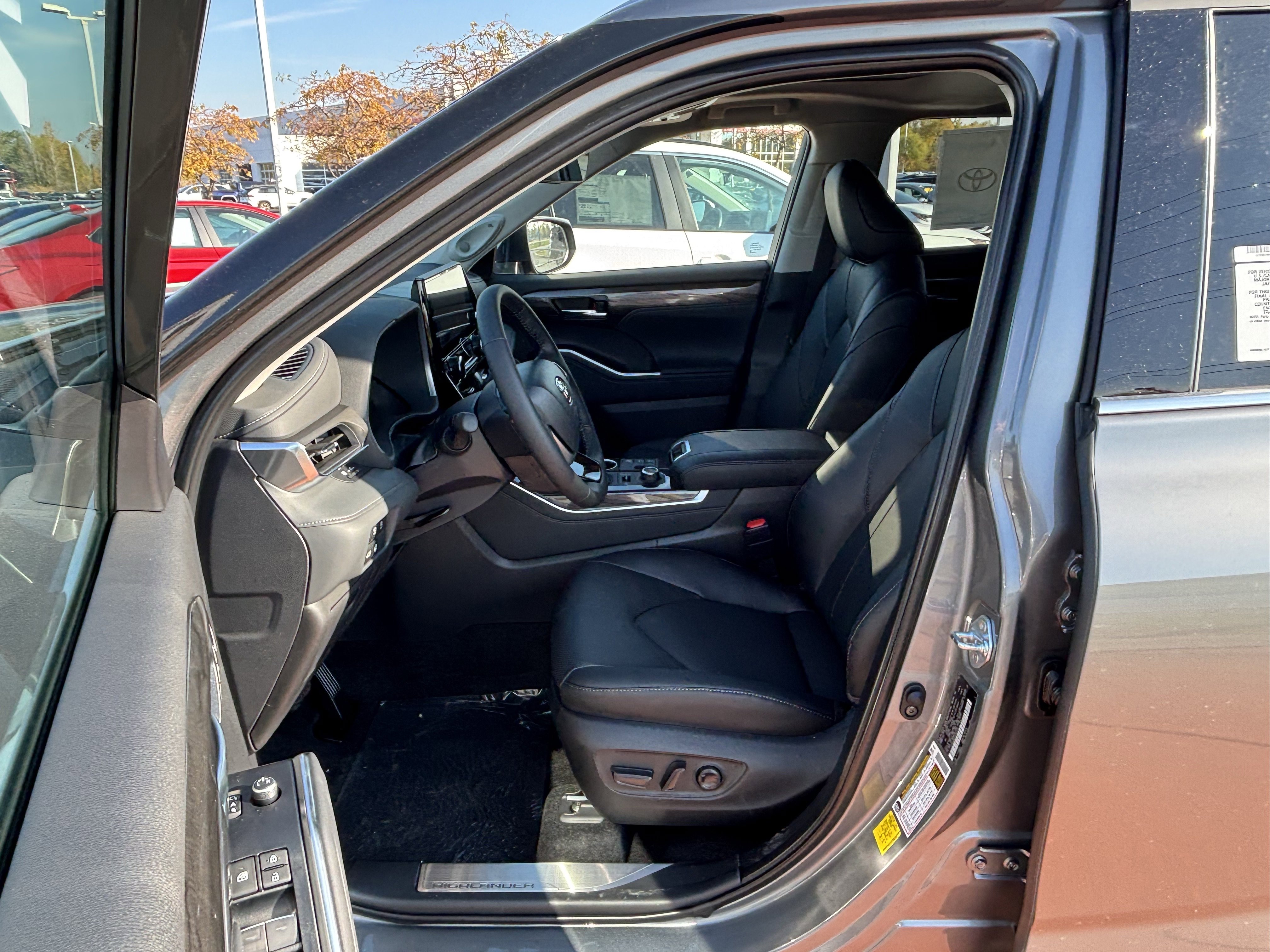 New 2026 Toyota Highlander Limited image 5