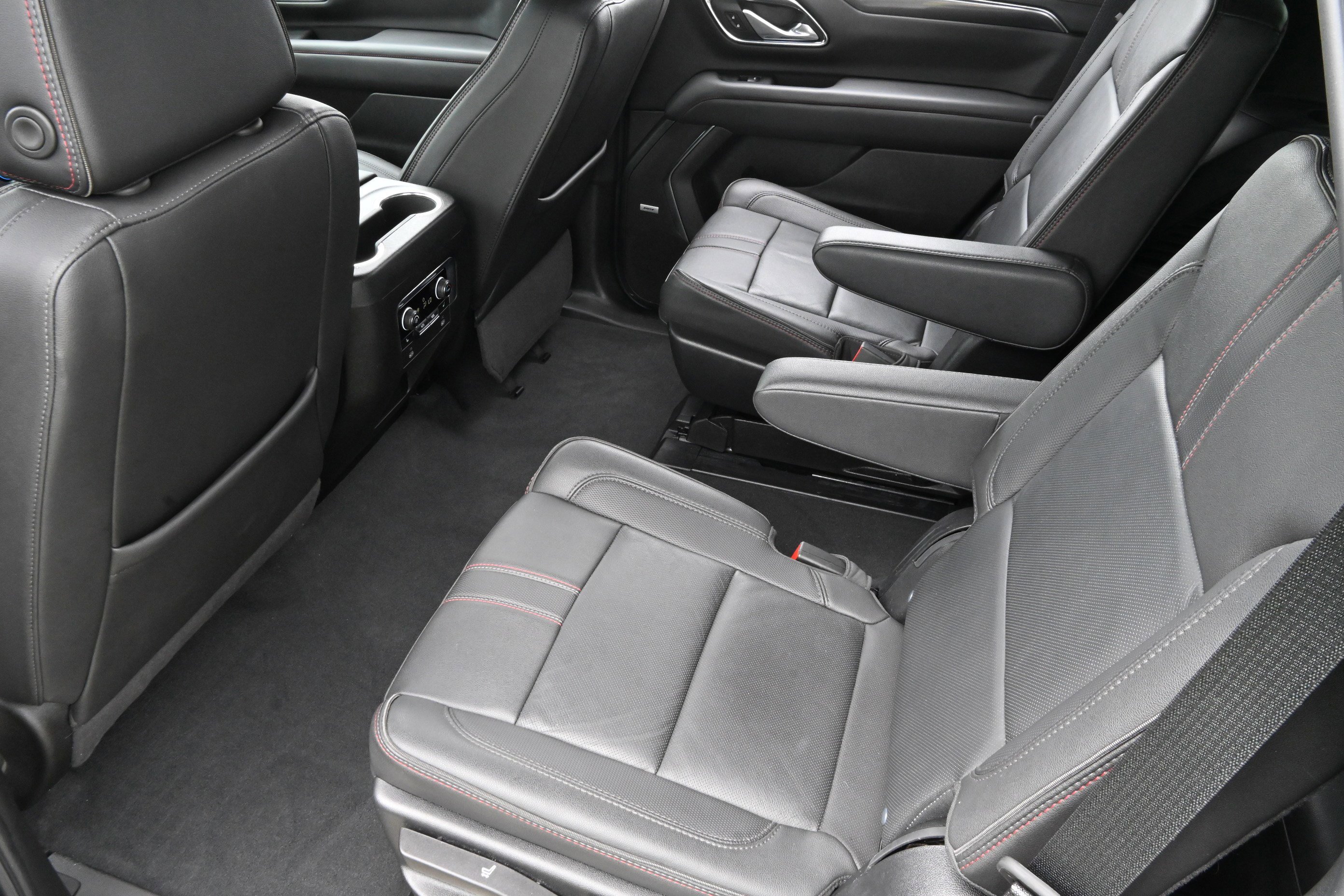 Used 2024 Chevrolet Tahoe RST w/ Luxury Package AWD/4WD image 13
