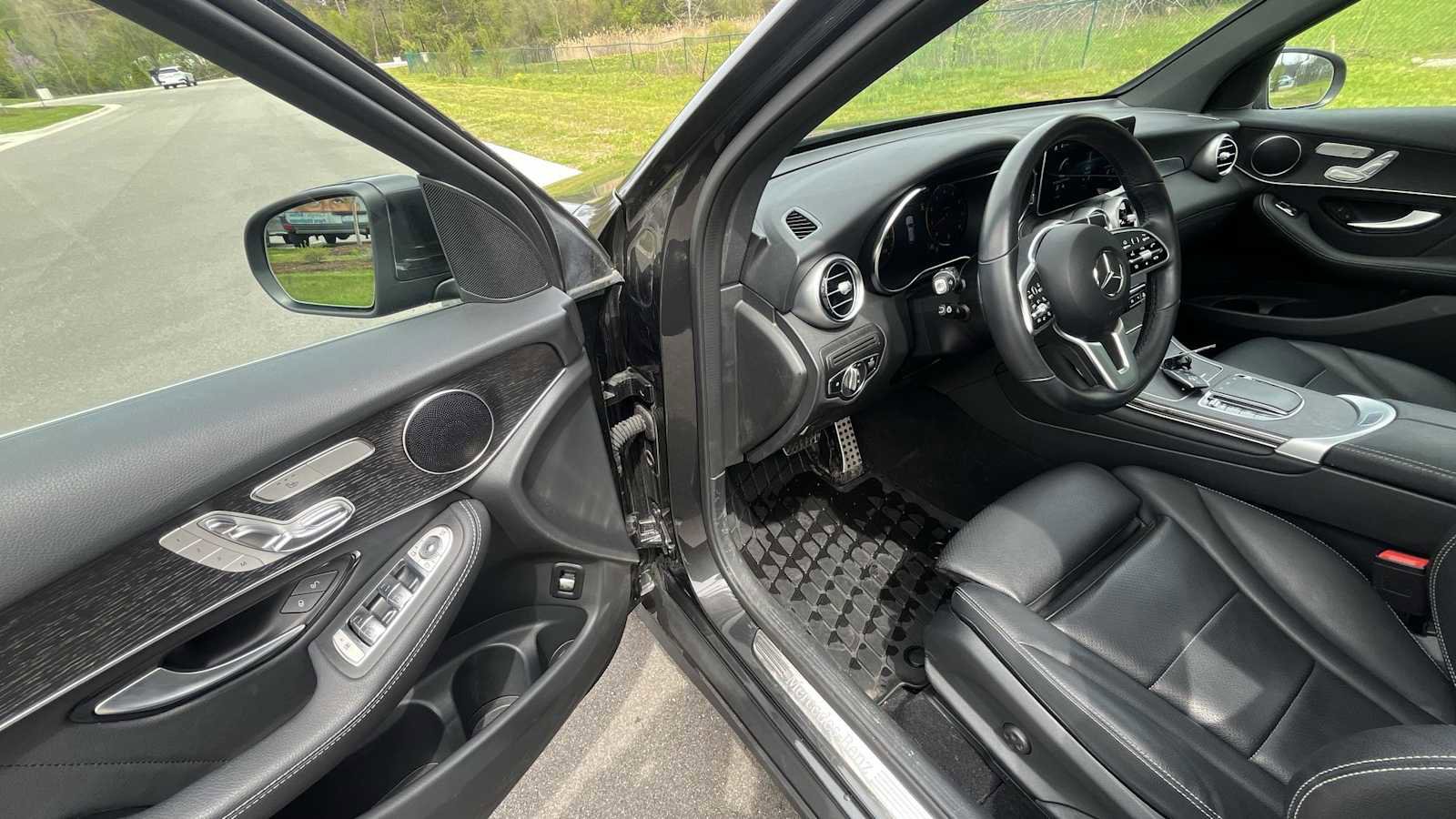 Used 2022 Mercedes-Benz GLC 300 4MATIC image 5