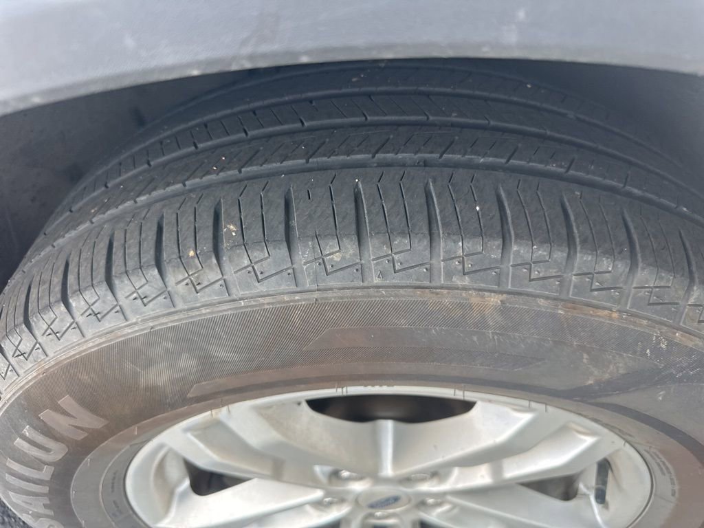 Used 2020 Ford Explorer XLT w/ Equipment Group 202A image 3