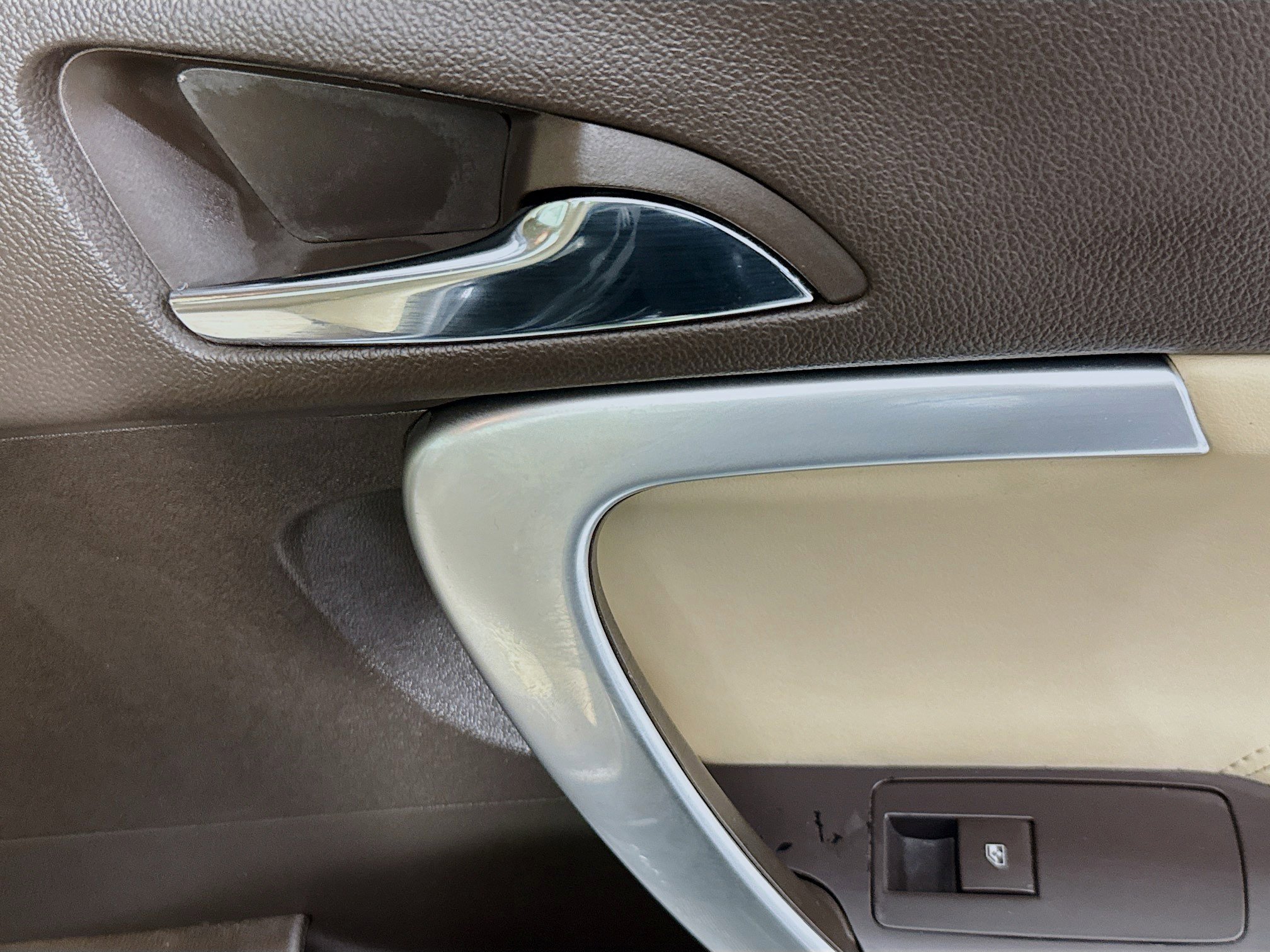 Used 2017 Buick Regal Sport Touring FWD image 29