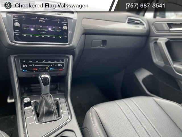 Used 2022 Volkswagen Tiguan SE R-Line image 28