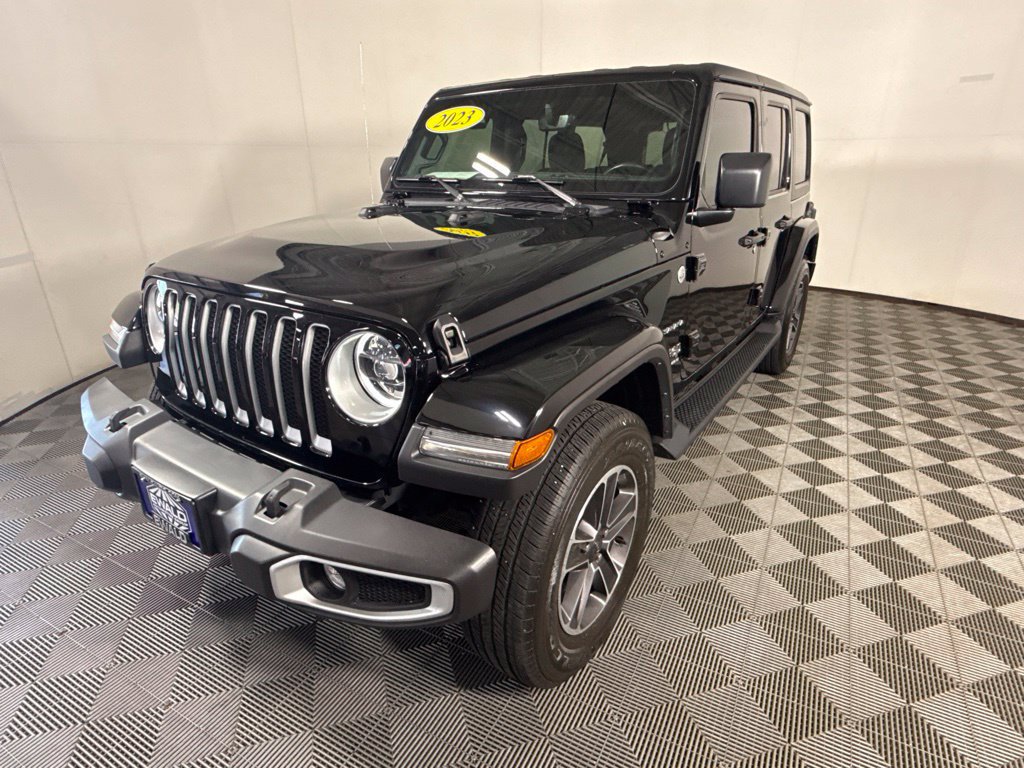 Used 2023 Jeep Wrangler Unlimited Sahara w/ LED Lighting Group AWD/4WD image 5
