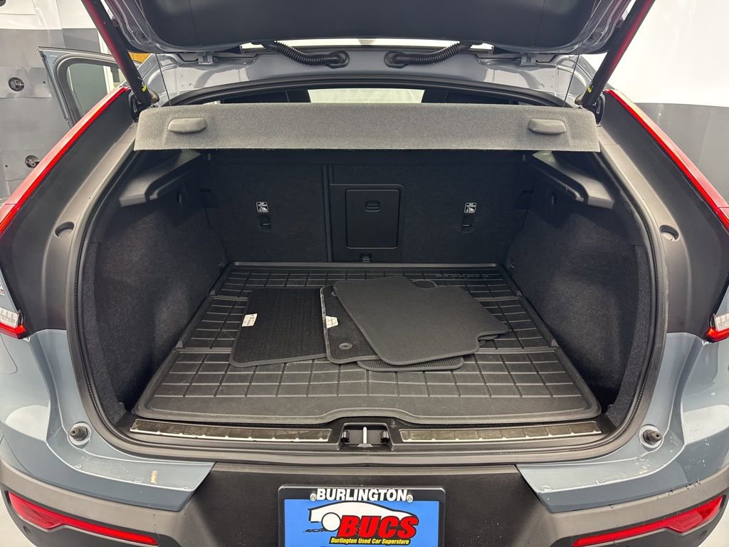 Used 2023 Volvo C40 P8 Recharge Ultimate w/ Protection Package Premier image 15
