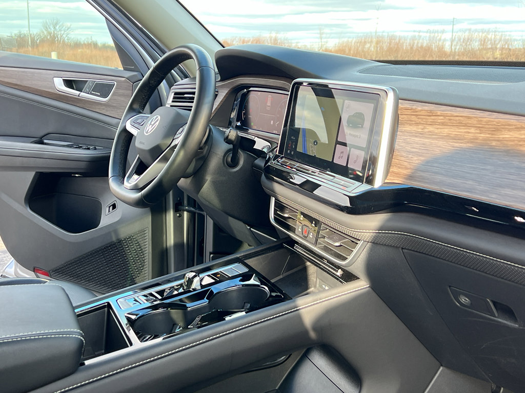 Used 2024 Volkswagen Atlas SEL Premium R-Line image 28
