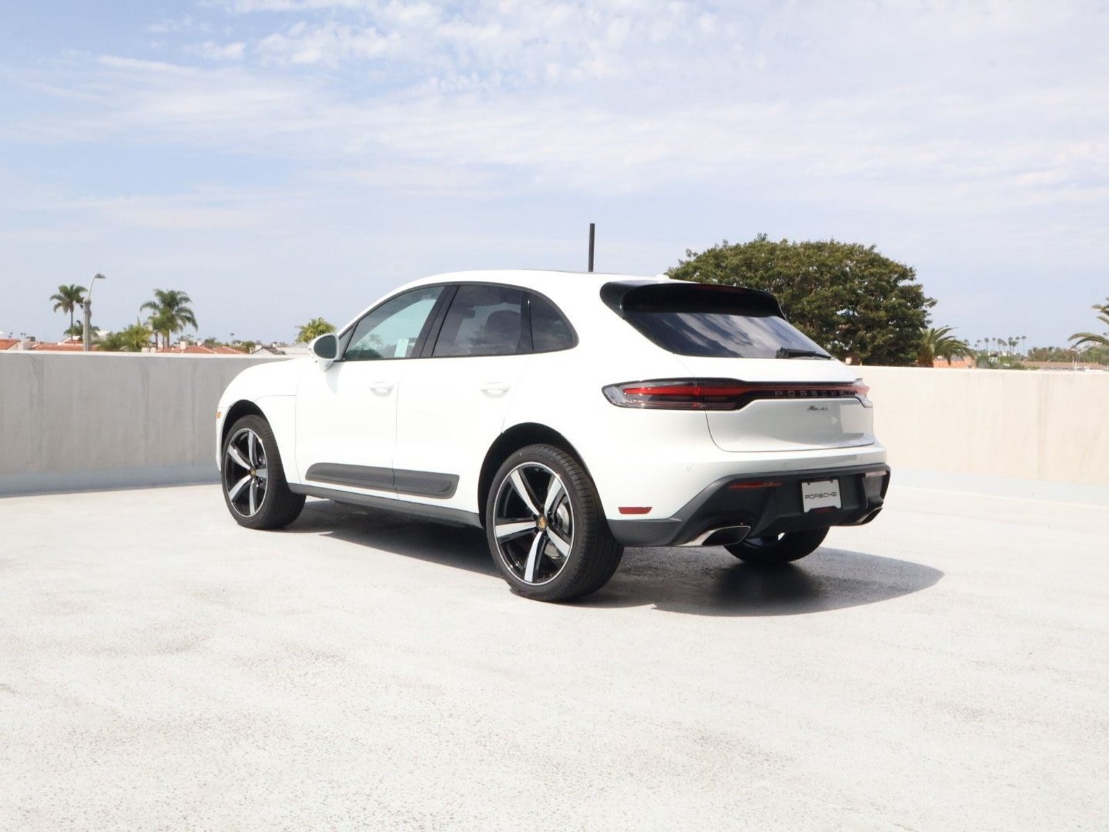 New 2026 Porsche Macan AWD/4WD video 3