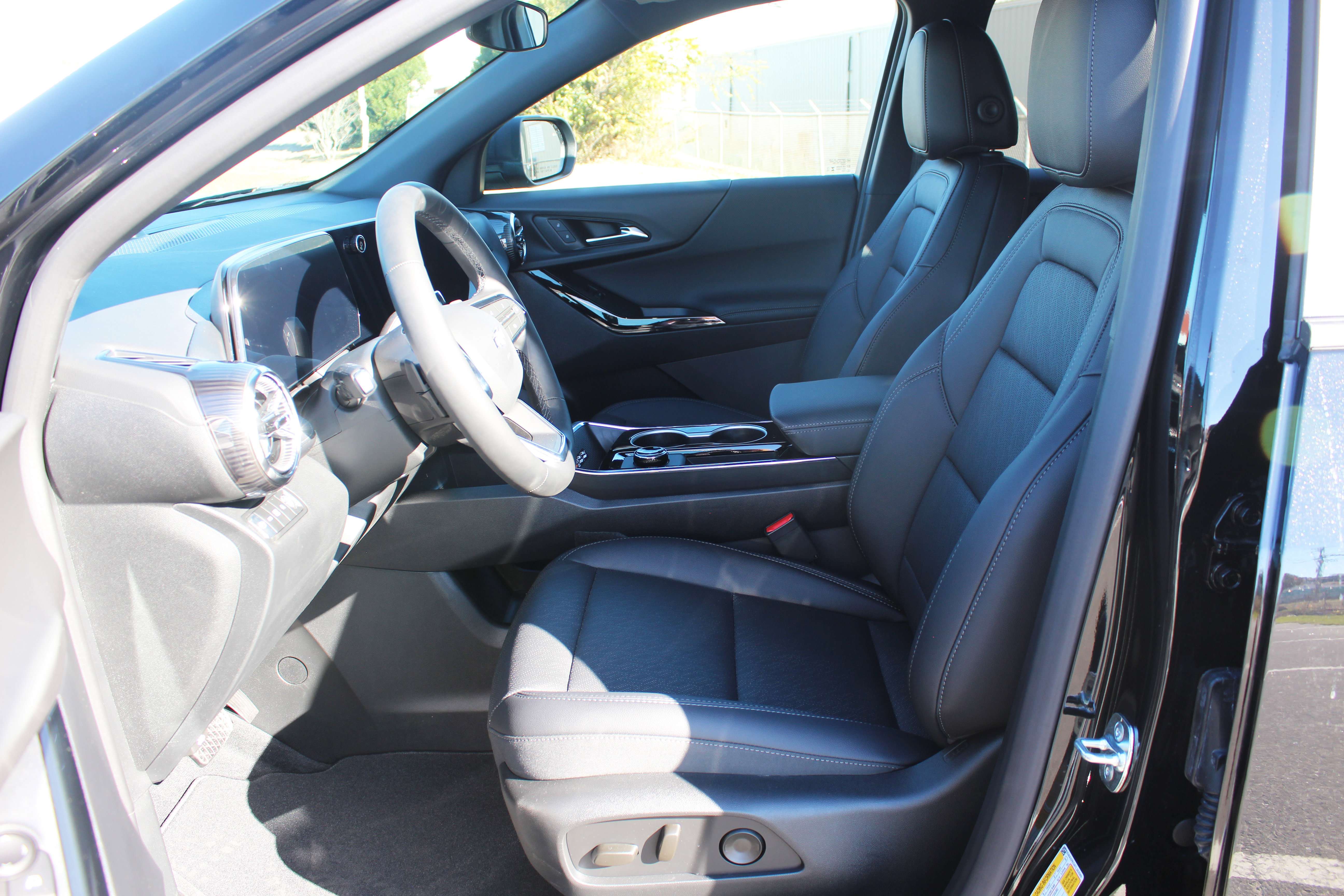 New 2026 Chevrolet Equinox LT w/ Convenience Package II image 27