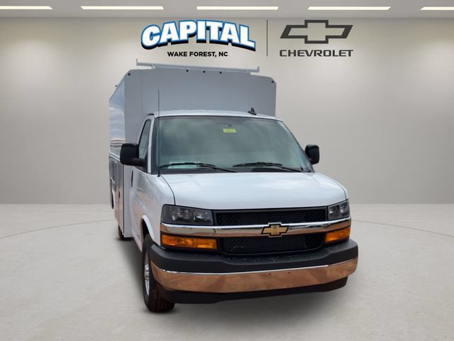 New 2025 Chevrolet Express 3500 w/ Power Convenience Package RWD image 8