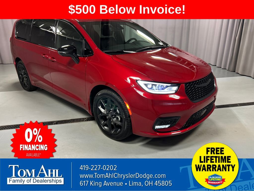 New 2026 Chrysler Pacifica Select image 1