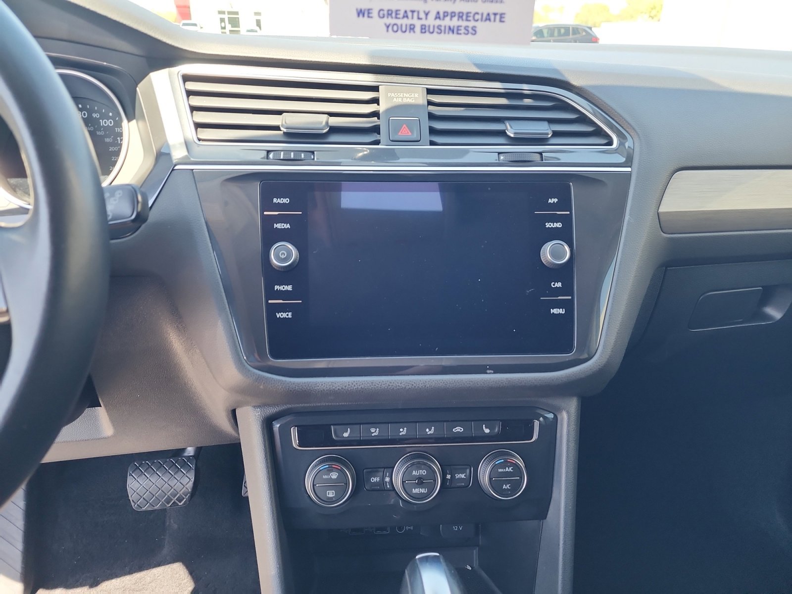 Used 2018 Volkswagen Tiguan S FWD image 12