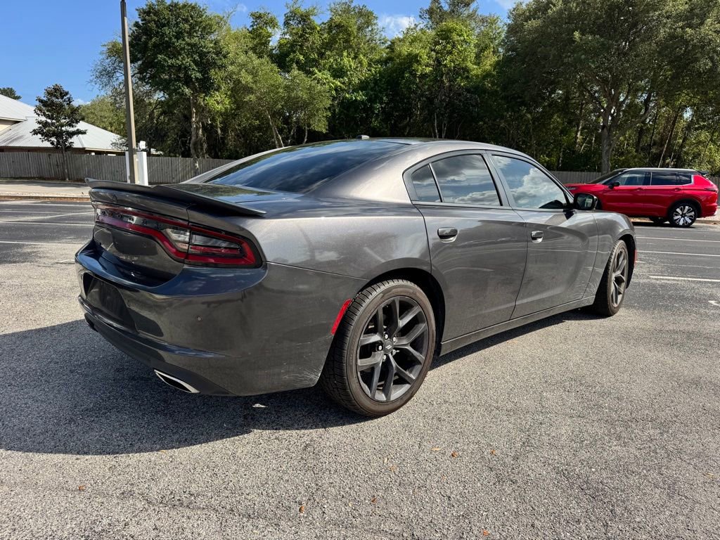 Used 2022 Dodge Charger SXT w/ Blacktop Package RWD image 5