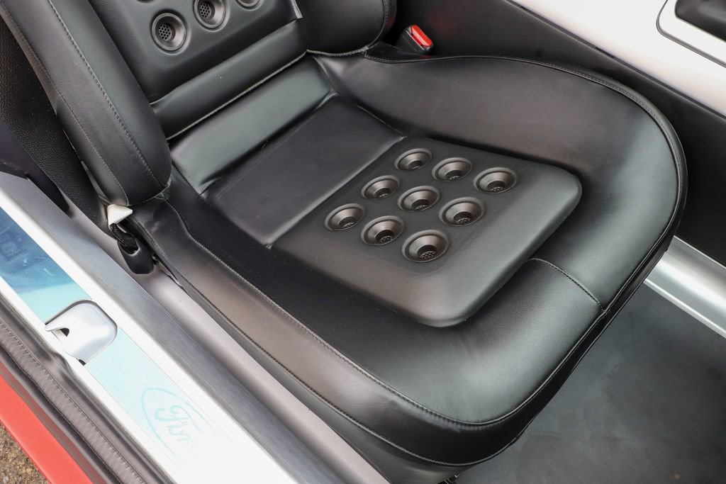 Used 2006 Ford GT RWD image 73