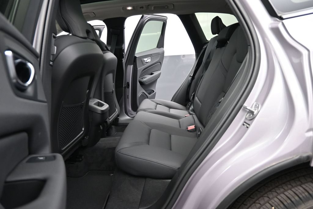 New 2026 Volvo XC60 B5 Core w/ Climate Package AWD/4WD image 35