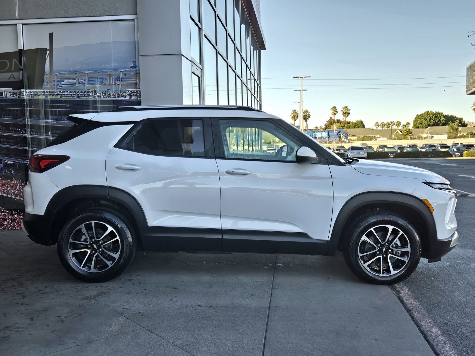 Used 2025 Chevrolet TrailBlazer LT image 4