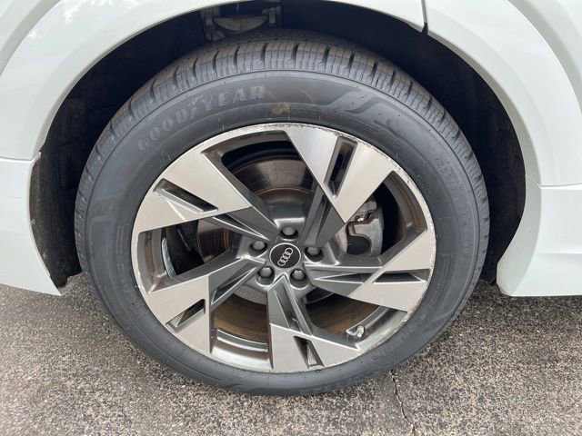 Used 2023 Audi e-tron Premium Plus AWD/4WD image 46