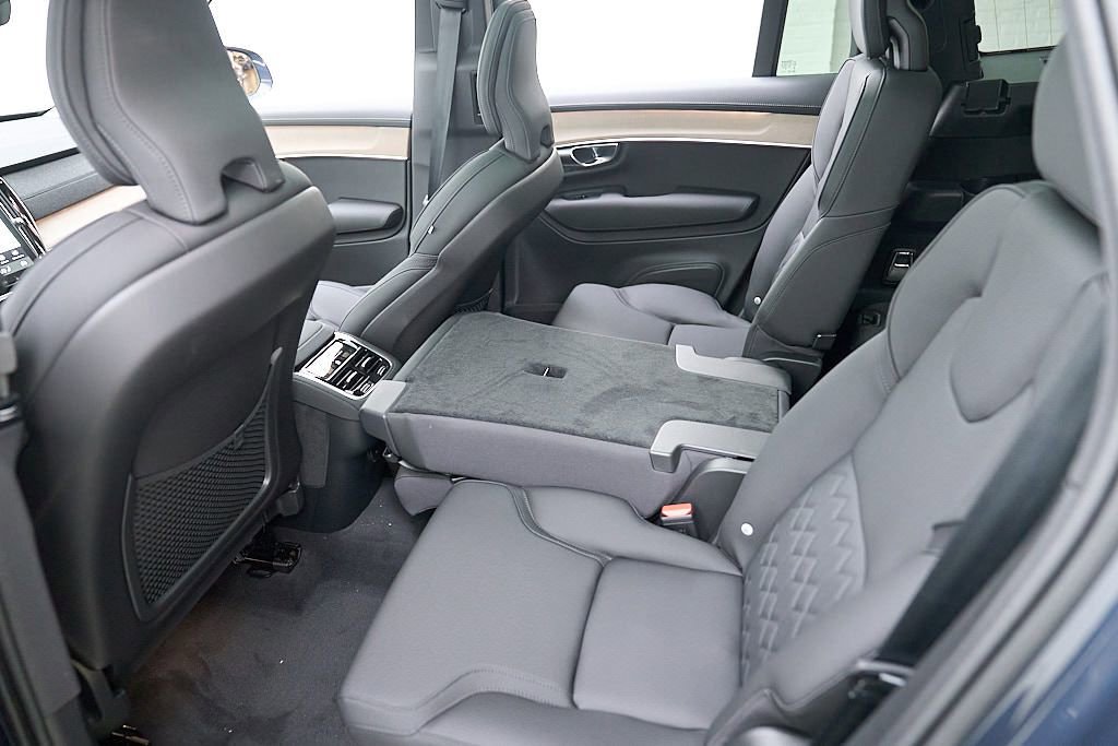 New 2026 Volvo XC90 B6 Plus w/ Protection Package AWD/4WD image 22
