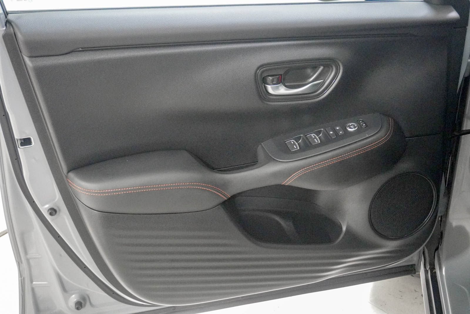 Used 2024 Honda HR-V Sport image 16
