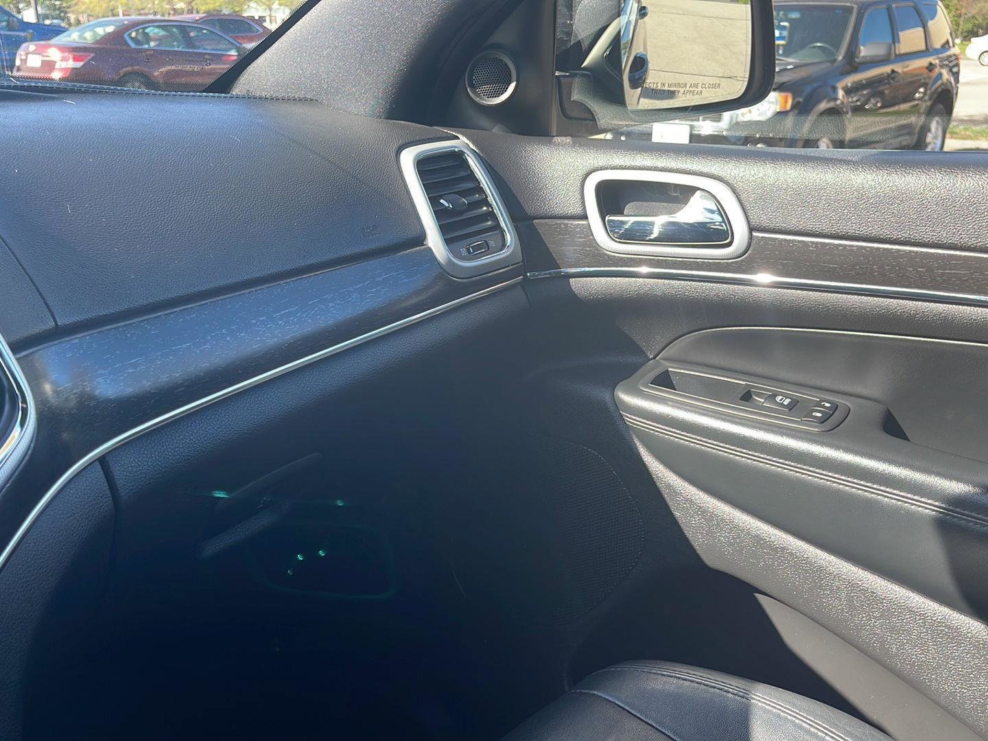 Used 2018 Jeep Grand Cherokee Limited AWD/4WD image 26