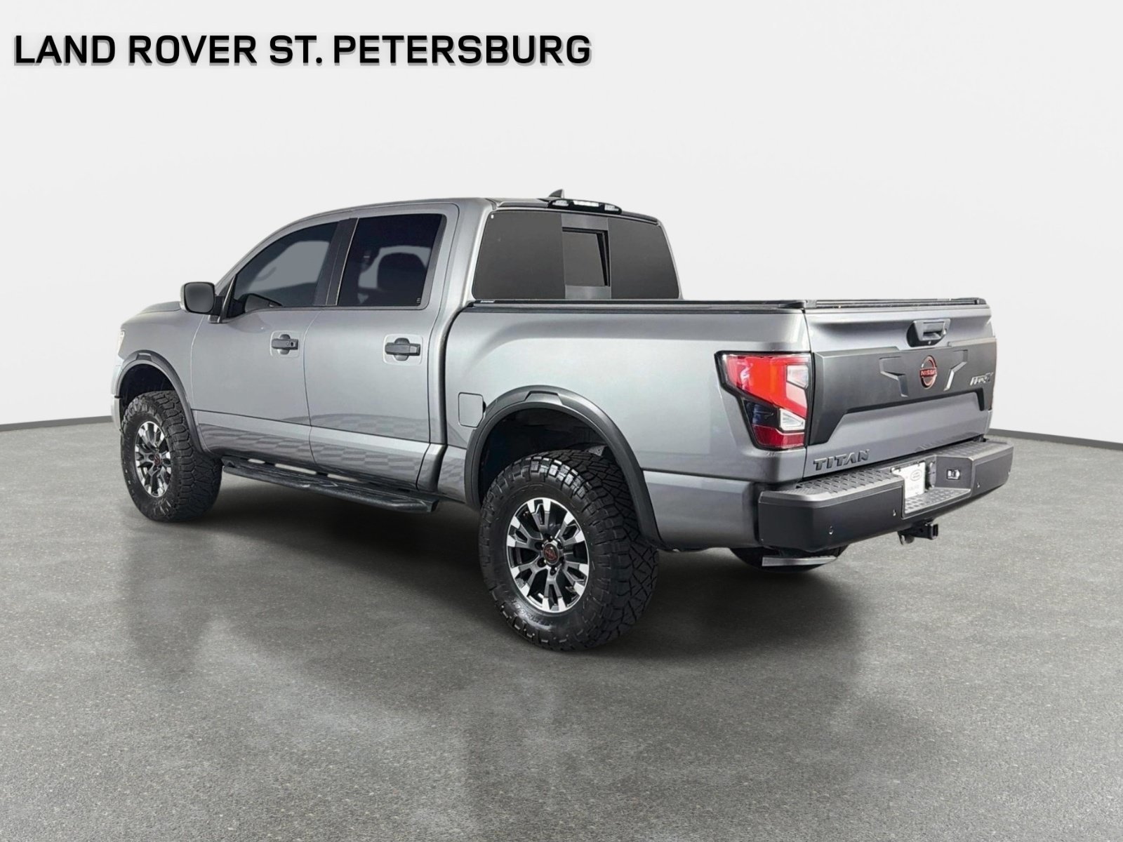 Used 2024 Nissan Titan PRO-4X w/ Pro-4x Convenience Package AWD/4WD image 7