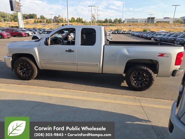 Used 2011 Chevrolet Silverado 1500 LT w/ All-Star Edition AWD/4WD image 13