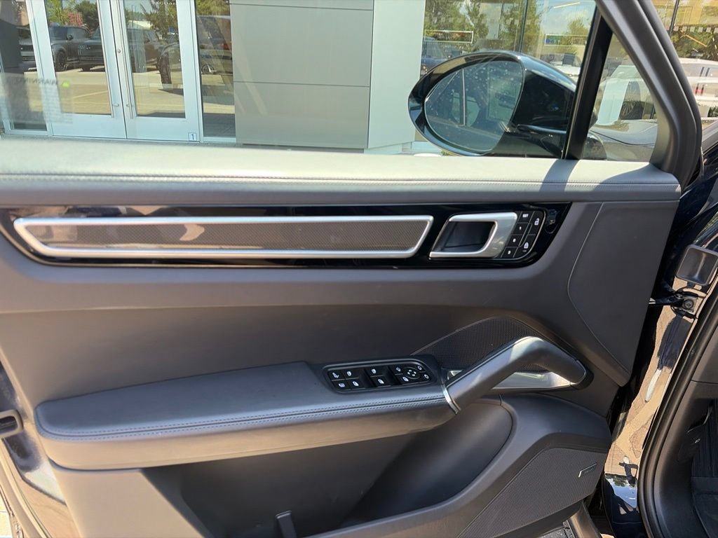 Used 2022 Porsche Cayenne Turbo S AWD/4WD image 9