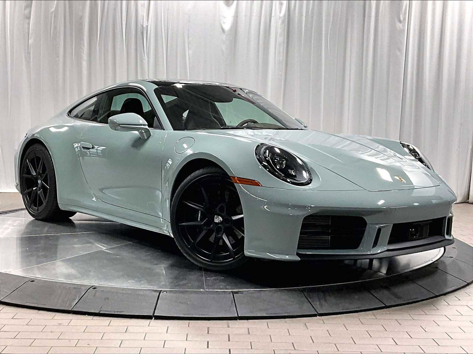 Used 2025 Porsche 911 Carrera image 12