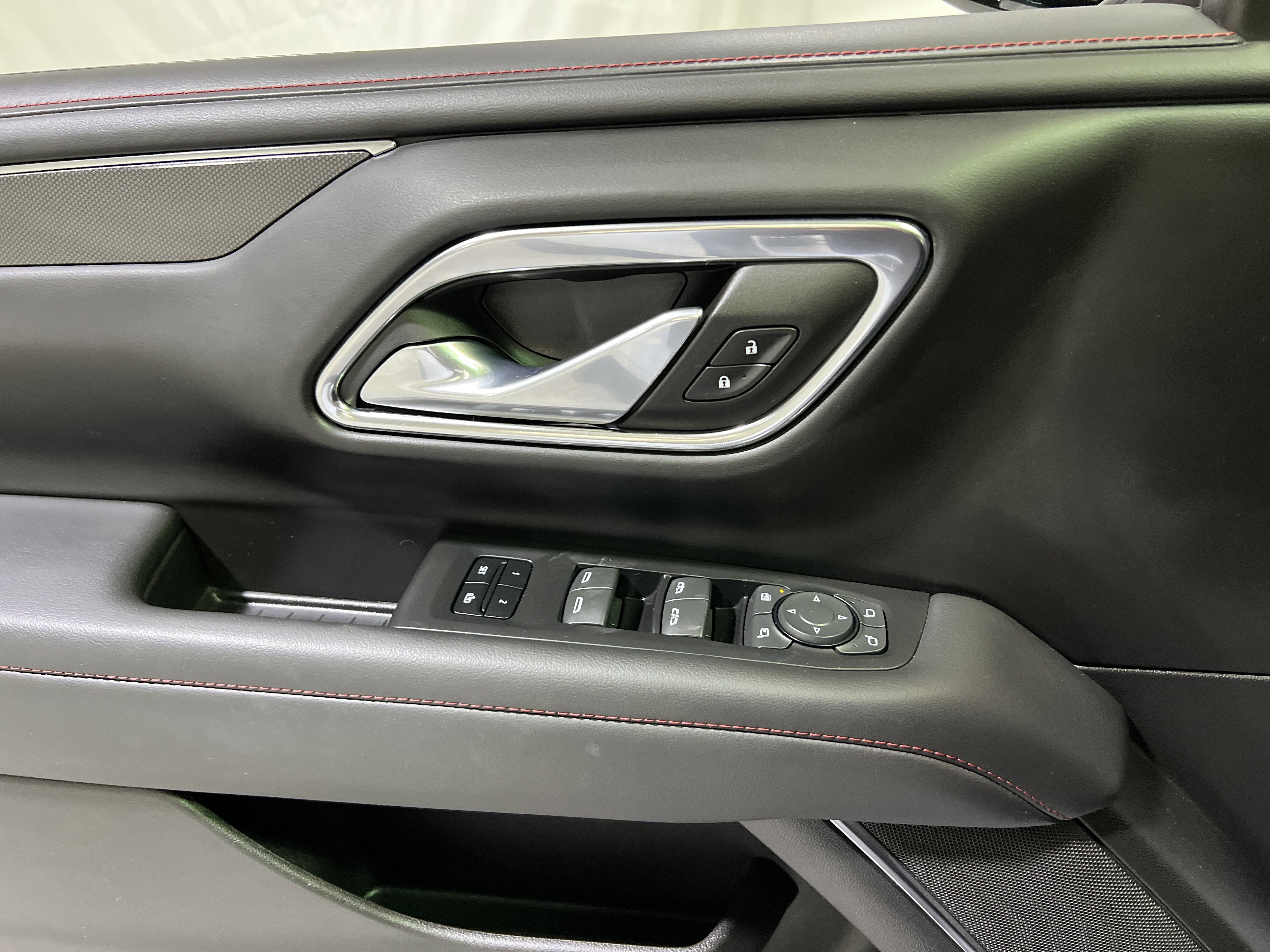 Used 2023 Chevrolet Suburban RST w/ Luxury Package image 26