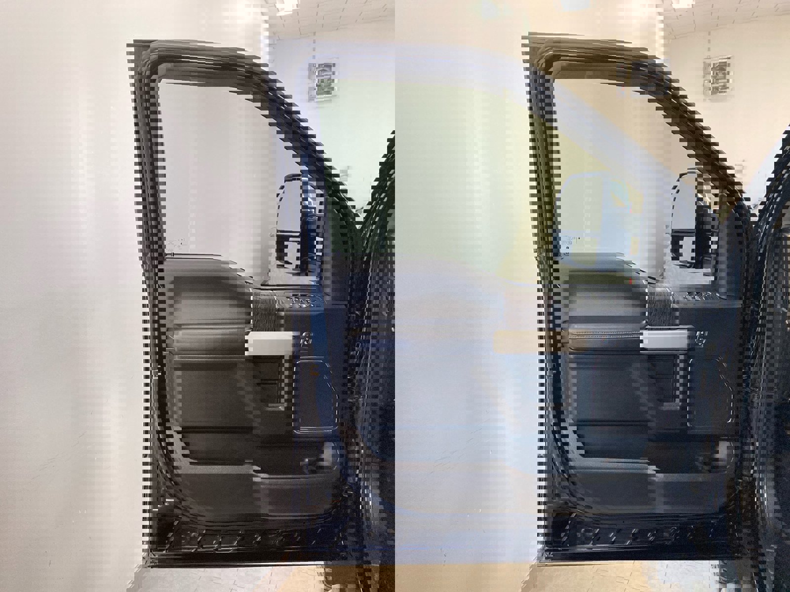 Used 2020 Ford F250 Lariat w/ Lariat Ultimate Package image 15