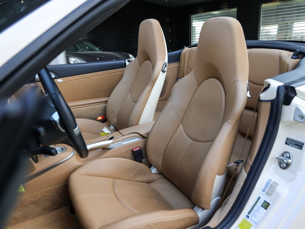 Used 2010 Porsche 911 Carrera S RWD image 5