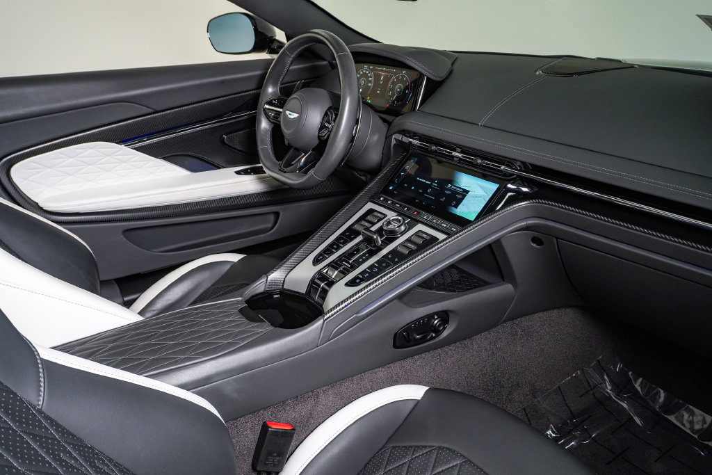 Used 2024 Aston Martin DB12 Convertible RWD image 19